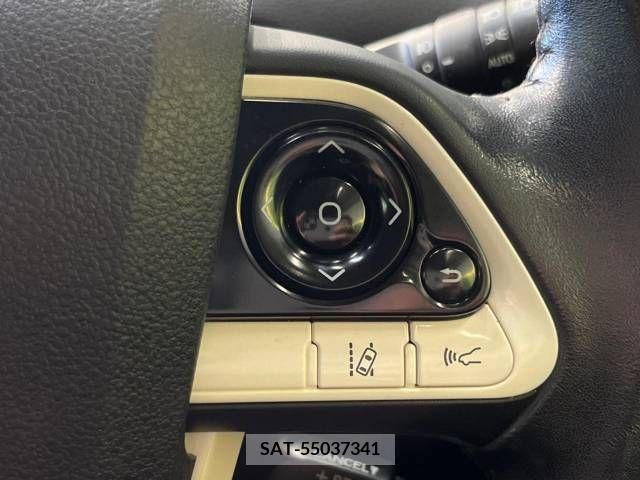 Toyota PRIUS 2017-06 366610-4