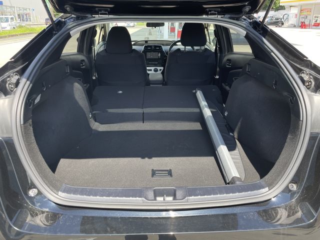 Toyota PRIUS 2018-04 11482-14