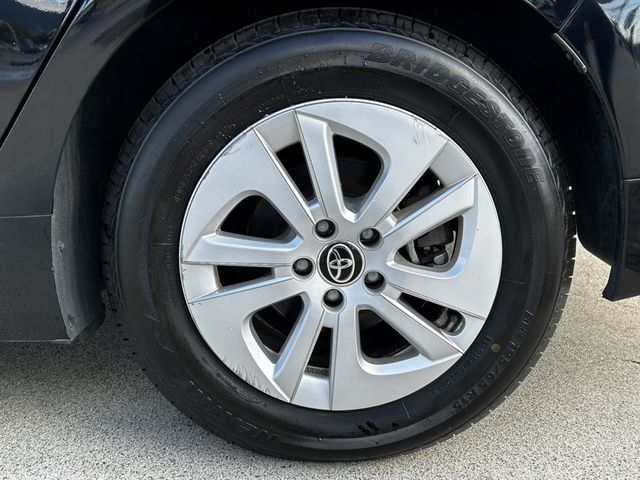Toyota PRIUS 2018-04 11482-9