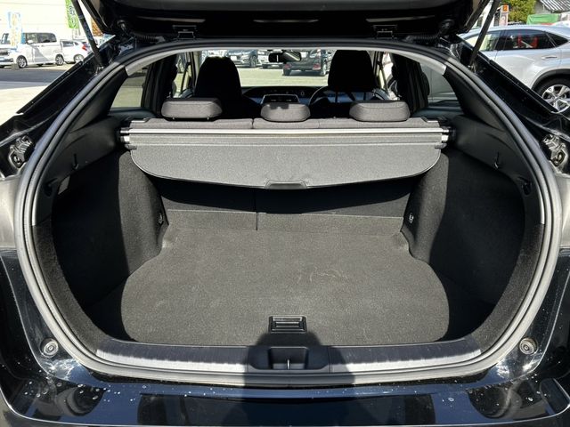 Toyota PRIUS 2018-04 11482-13