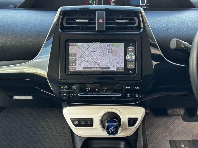 Toyota PRIUS 2018-04 11482-15