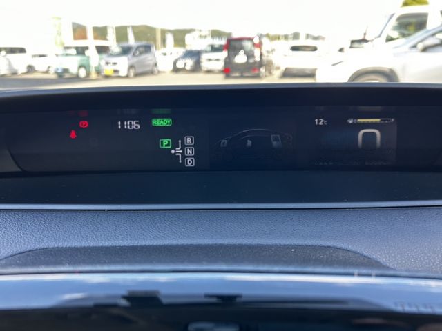 Toyota PRIUS 2018-04 11482-17