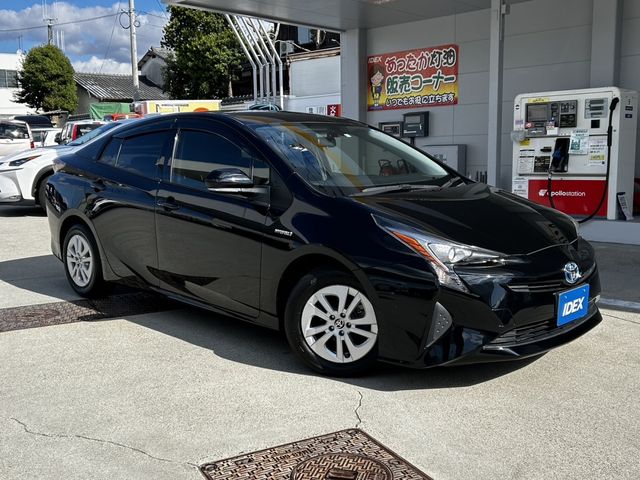 Toyota PRIUS 2018-04 11482-4