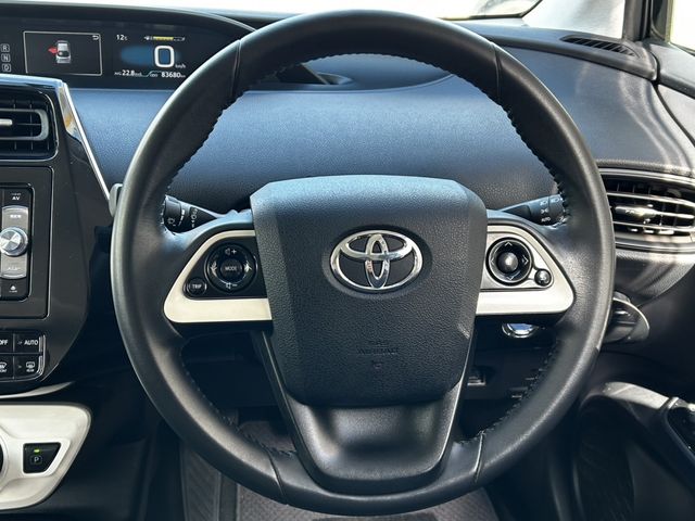 Toyota PRIUS 2018-04 11482-16