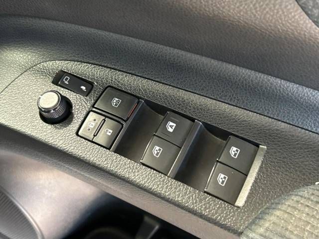 Toyota SIENTA 2016-01 27509-19