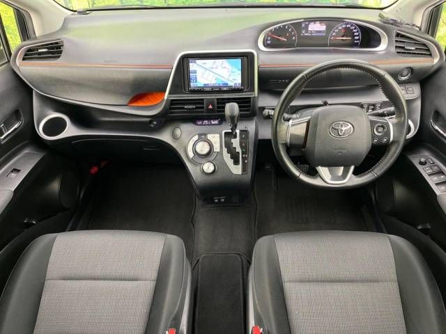 Toyota SIENTA 2020-10 187110-1