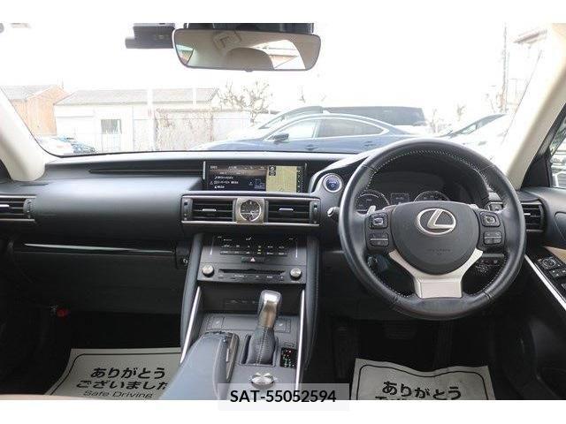 Lexus IS 2017-02 226020-15
