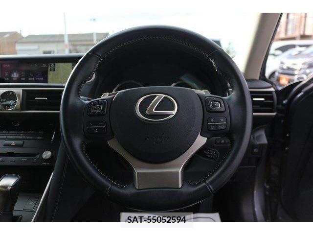 Lexus IS 2017-02 226020-14