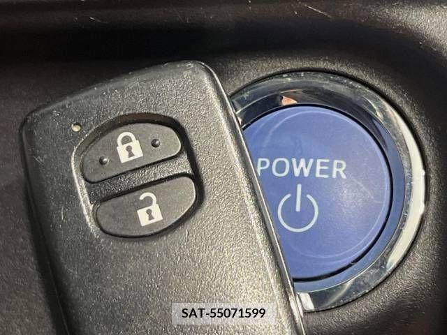 Toyota AQUA 2013-08 389314-6