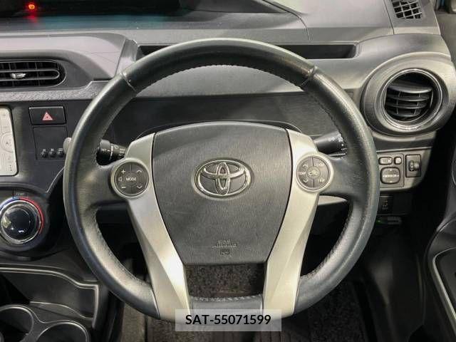 Toyota AQUA 2013-08 389314-11