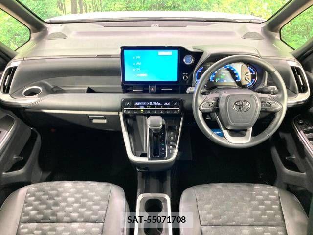 Toyota VOXY HYBRID 2022-04 346798-1