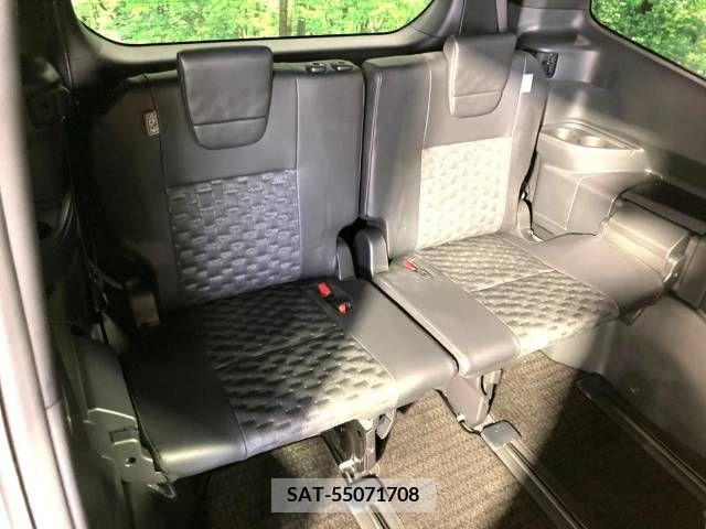 Toyota VOXY HYBRID 2022-04 346798-10