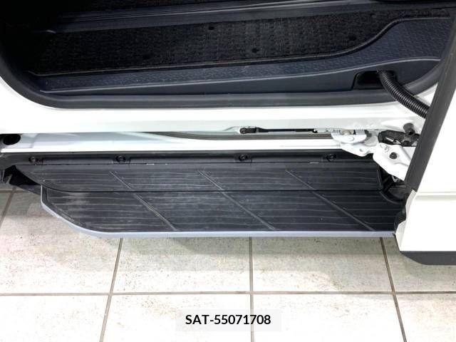 Toyota VOXY HYBRID 2022-04 346798-6