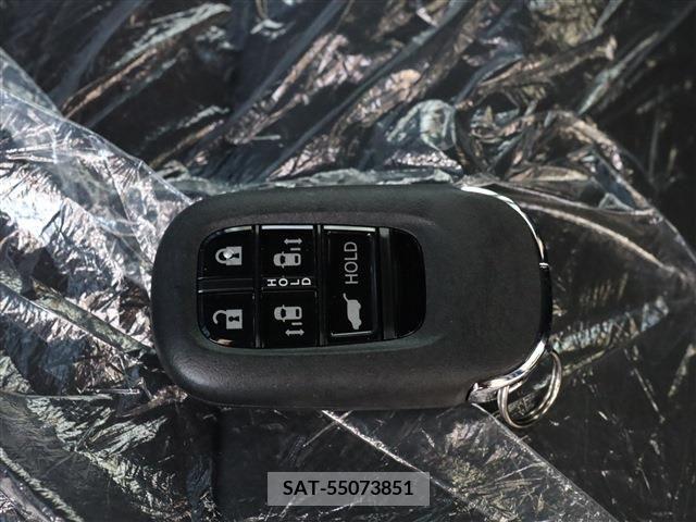 Honda STEP WGN 2023-10 205193-16