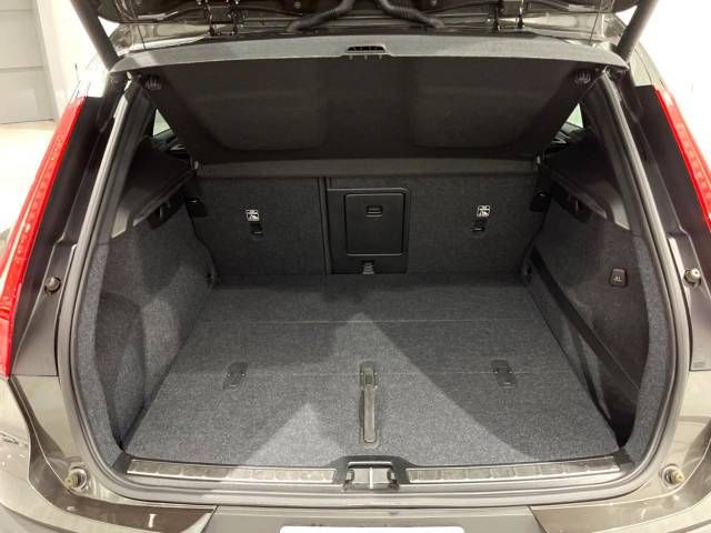 Volvo XC40 2019-04 188490-12