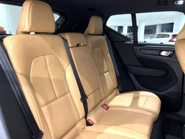 Volvo XC40 2019-04 188490-11