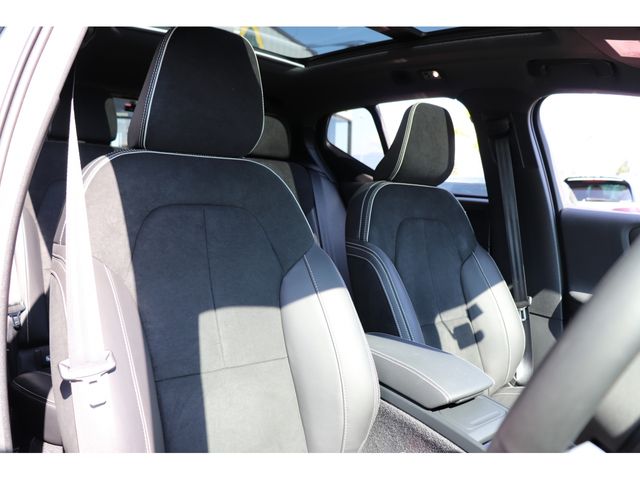 Volvo XC40 2021-11 16221-9