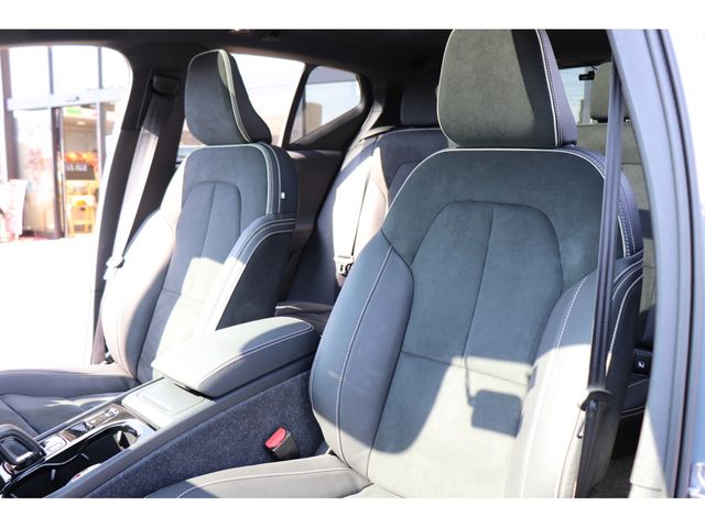 Volvo XC40 2021-11 16221-11