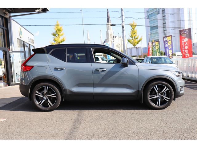 Volvo XC40 2021-11 16221-3