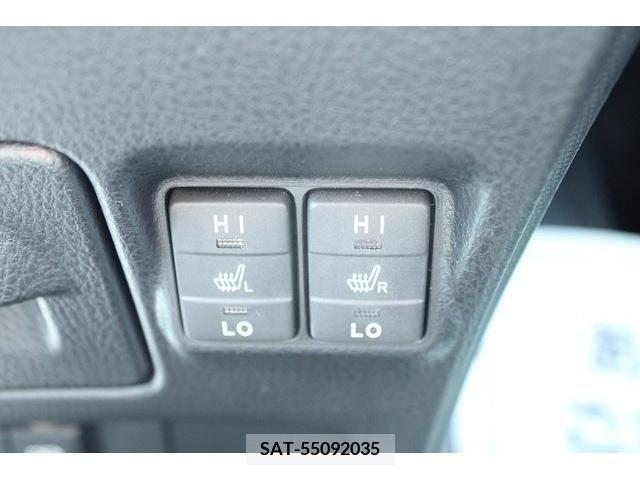 Toyota VOXY HYBRID 2017-10 370609-4