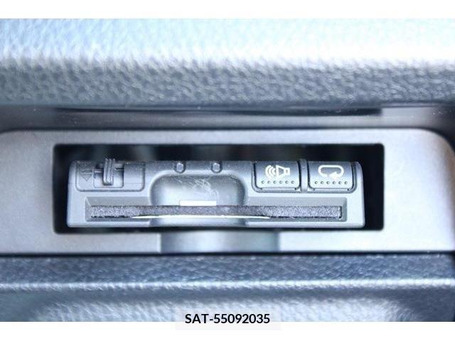 Toyota VOXY HYBRID 2017-10 370609-3