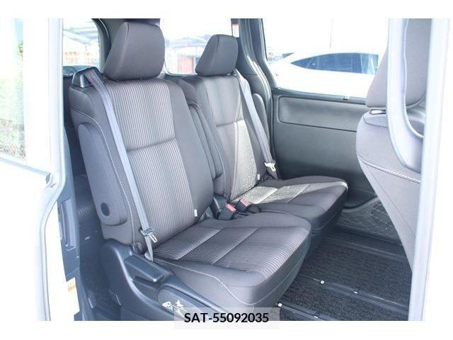 Toyota VOXY HYBRID 2017-10 370609-14