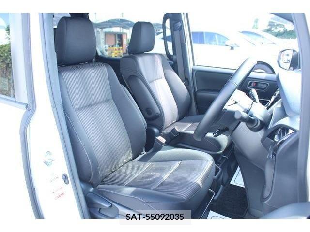 Toyota VOXY HYBRID 2017-10 370609-13