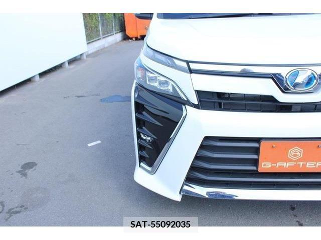 Toyota VOXY HYBRID 2017-10 370609-11