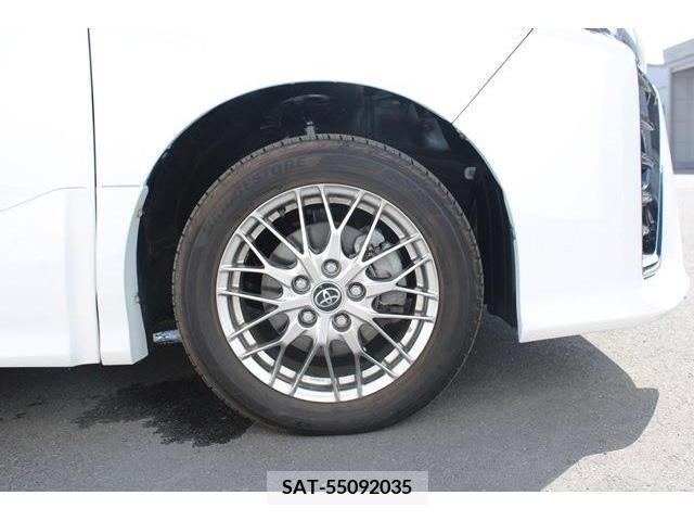Toyota VOXY HYBRID 2017-10 370609-10