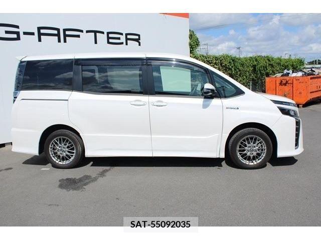 Toyota VOXY HYBRID 2017-10 370609-7