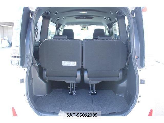 Toyota VOXY HYBRID 2017-10 370609-17