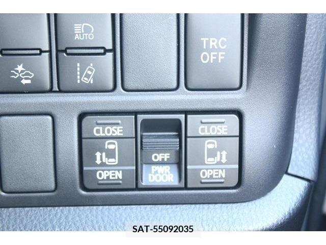 Toyota VOXY HYBRID 2017-10 370609-5