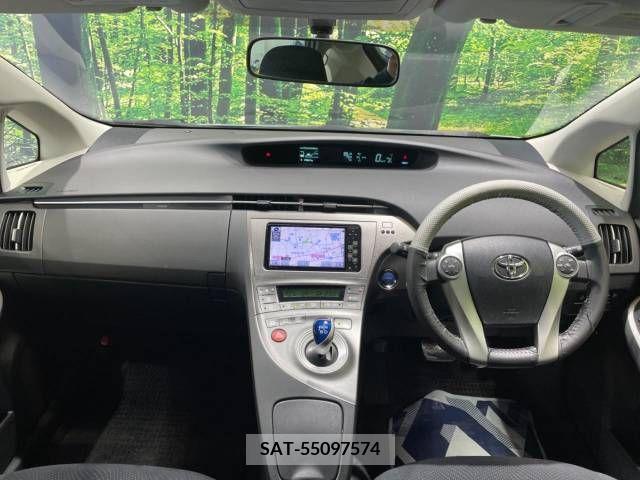 Toyota PRIUS 2012-05 282435-1