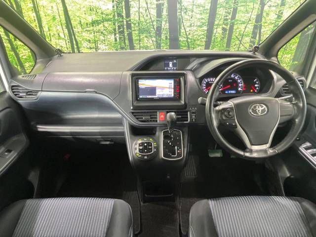 Toyota VOXY 2014-03 16818-1