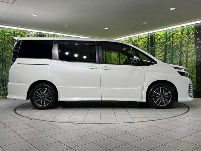Toyota VOXY 2014-03 16818-17