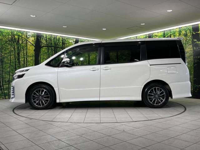 Toyota VOXY 2014-03 16818-16