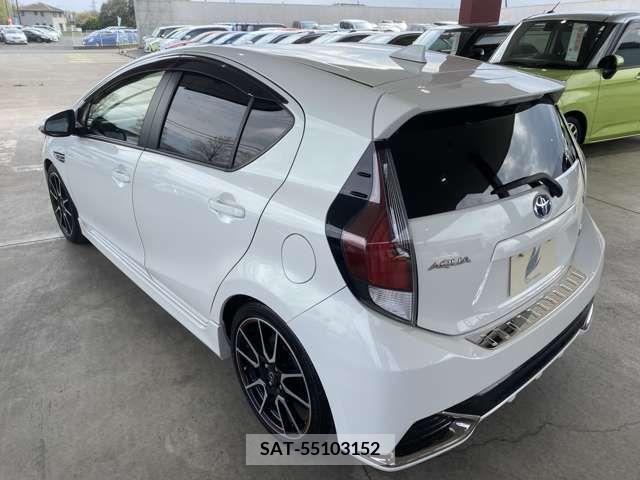 Toyota AQUA 2015-01 233380-4