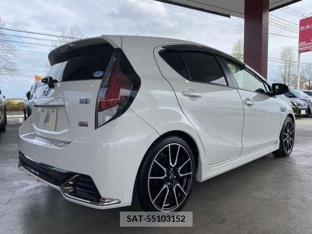 Toyota AQUA 2015-01 233380-3