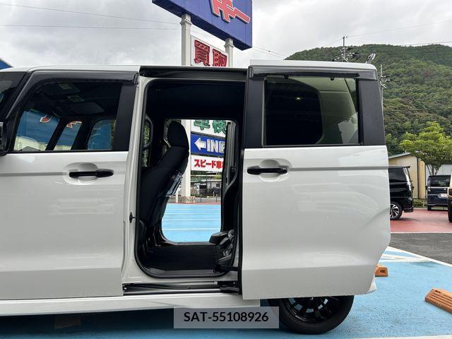 Honda N BOX CUSTOM 2022-07 307442-2