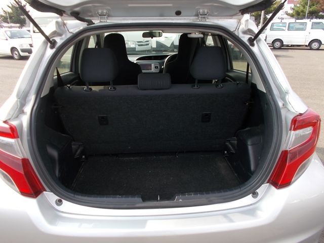 Toyota VITZ 2014-10 19547-21