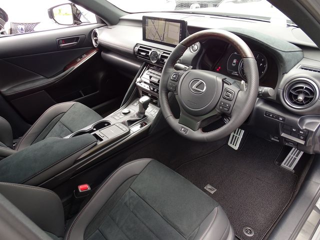 Lexus IS 2023-03 6516-2