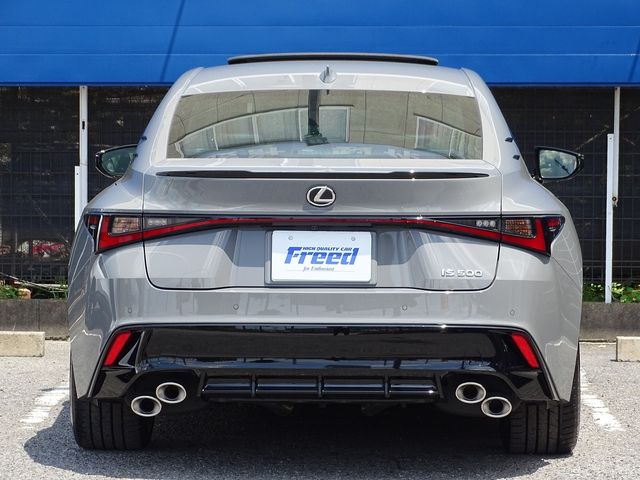 Lexus IS 2023-03 6516-9