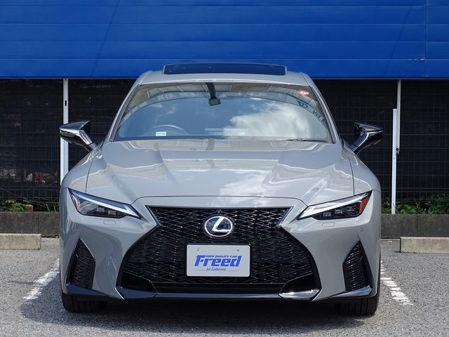 Lexus IS 2023-03 6516-25