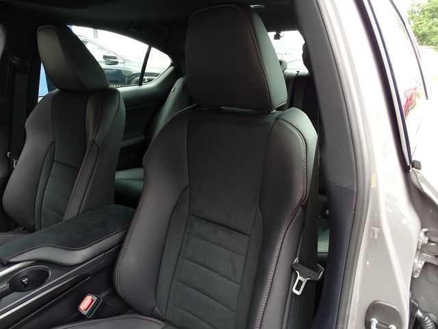 Lexus IS 2023-03 6516-16