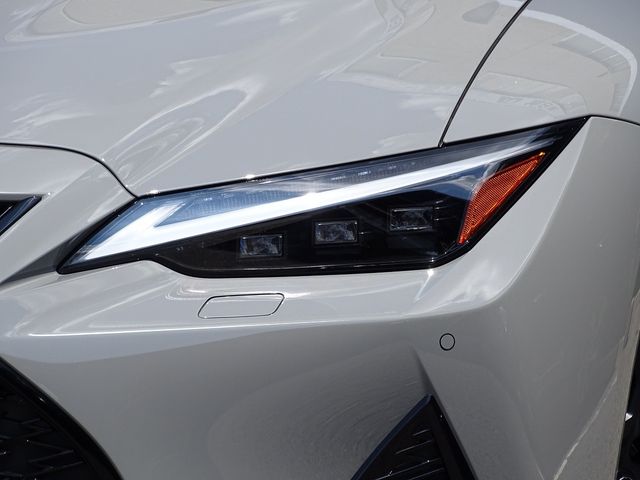 Lexus IS 2023-03 6516-10