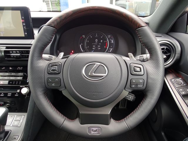 Lexus IS 2023-03 6516-20