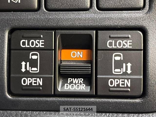 Toyota VOXY 2019-06 332166-6
