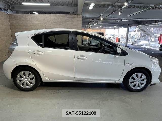 Toyota AQUA 2012-06 209451-17