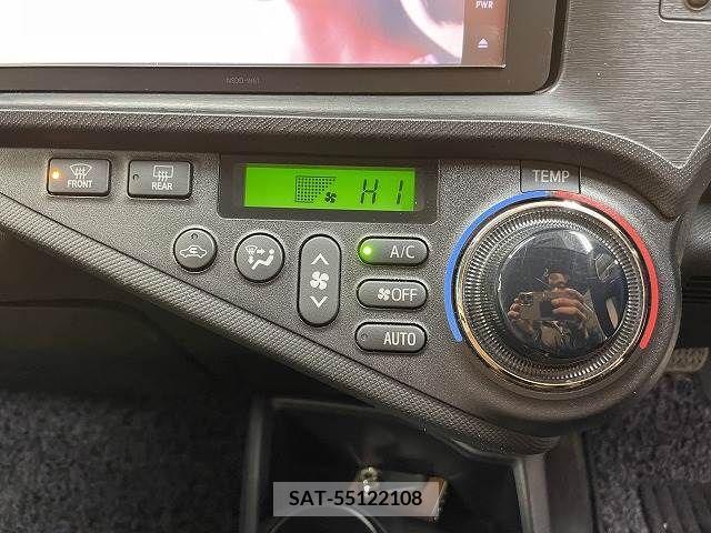 Toyota AQUA 2012-06 209451-11