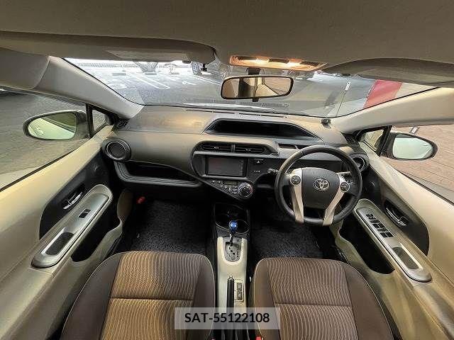 Toyota AQUA 2012-06 209451-1